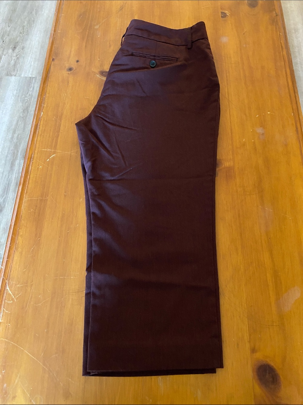 Daisy Fuentes Women's Dark Burgundy Capri Pants